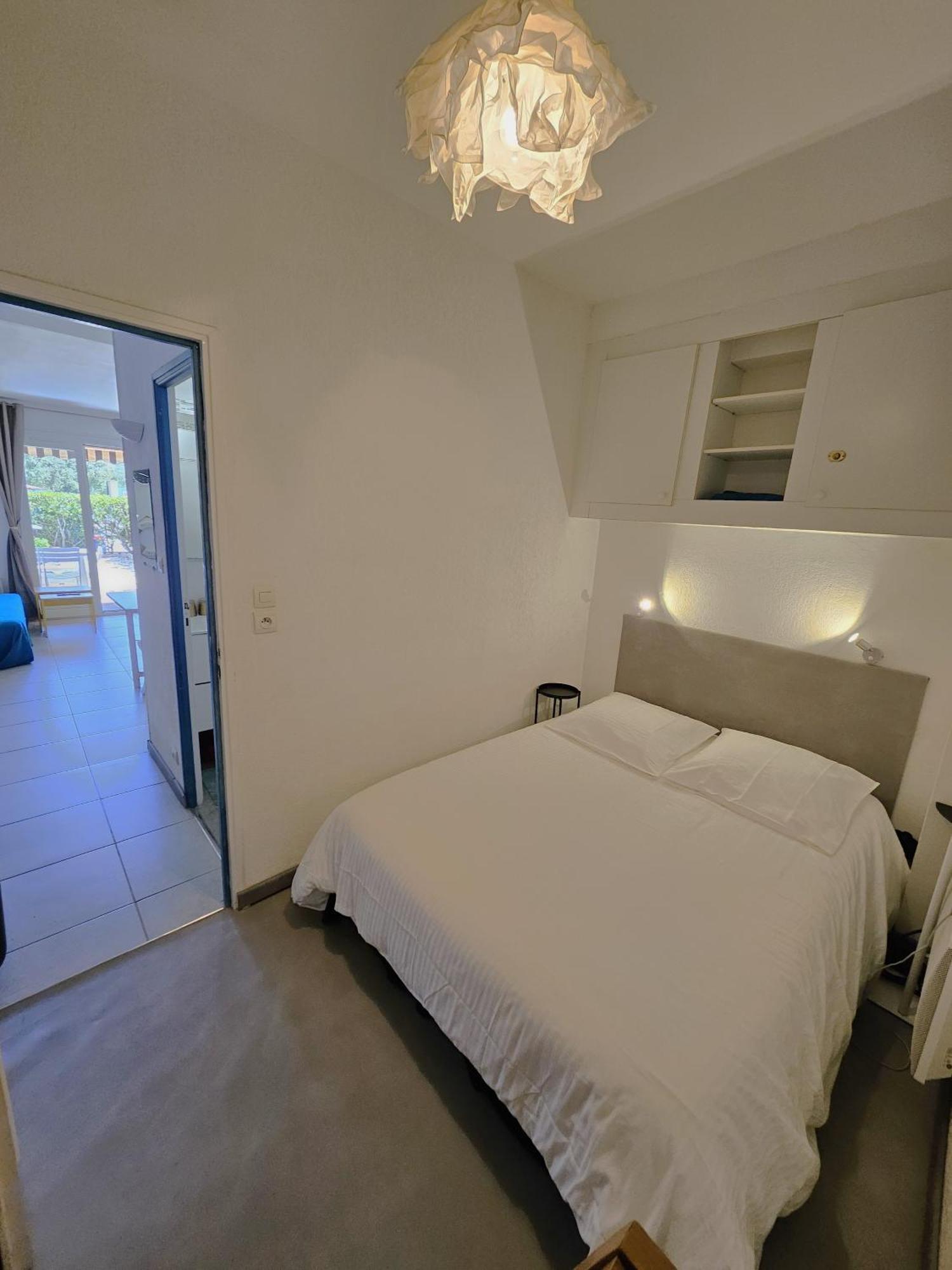 Presqu'ile De Giens, Maison Rdc Avec Acces Et Jardin Prives Sans Vis-a-vis, Piscine, Plages A 2 Min A Pieds Apartment